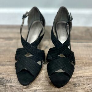 Kelly & Katie ‘Delicia’ strappy sandals, size 8